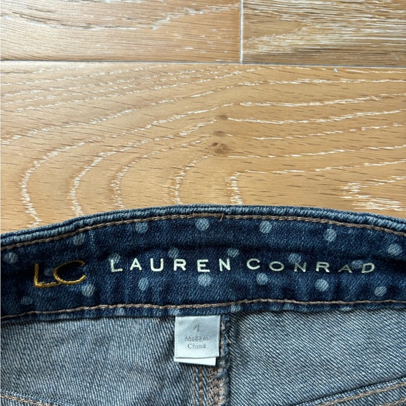 Lauren Conrad LC Distressed Polka Dot Denim Shorts - Size 4 - Picture 4 of 7